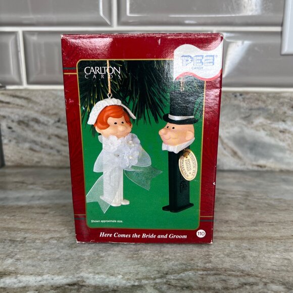 Carlton Cards 2001 Pez Christmas Ornament Here Comes The Bride Groom Cake Topper - Picture 1 of 9